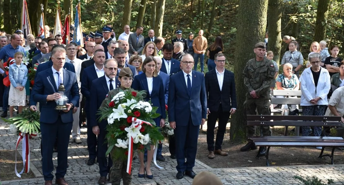 Wydarzenia lokalne, Pamiętamy ofiarach wojny światowej [zdjęcia] - zdjęcie, fotografia