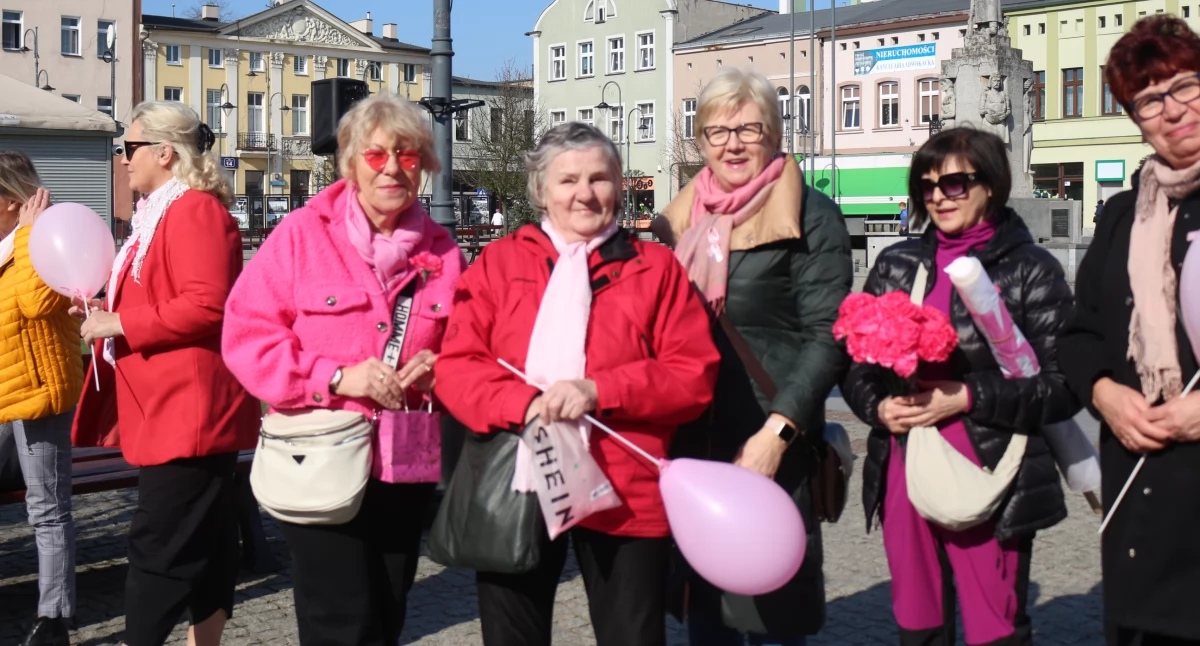 Wydarzenia lokalne, Różowe wydarzenie ulicach miasta [zdjęcia] - zdjęcie, fotografia