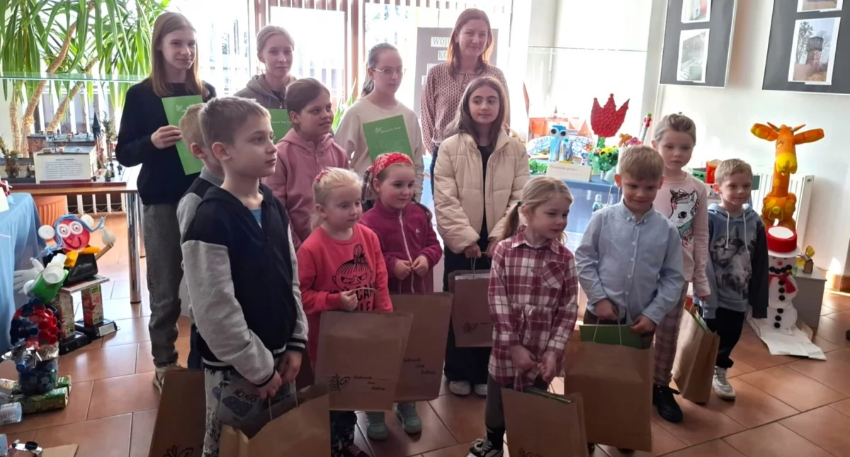 Domy kultury, Recyklingowe „przydasie” wystawie - zdjęcie, fotografia
