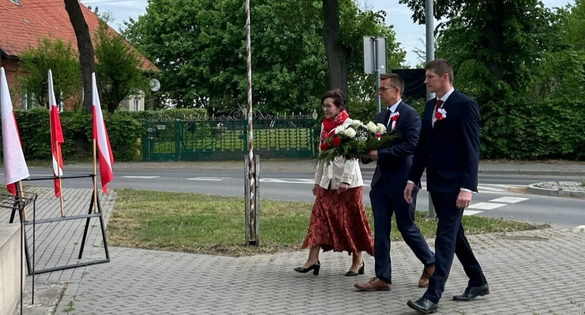 Wydarzenia lokalne, Patriotyczne święto Dębowej Łące - zdjęcie, fotografia