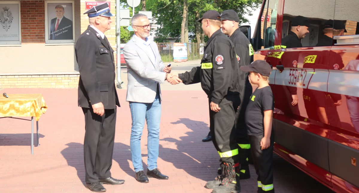 Stowarzyszenia i organizacje, samochód Wąbrzeźno - zdjęcie, fotografia