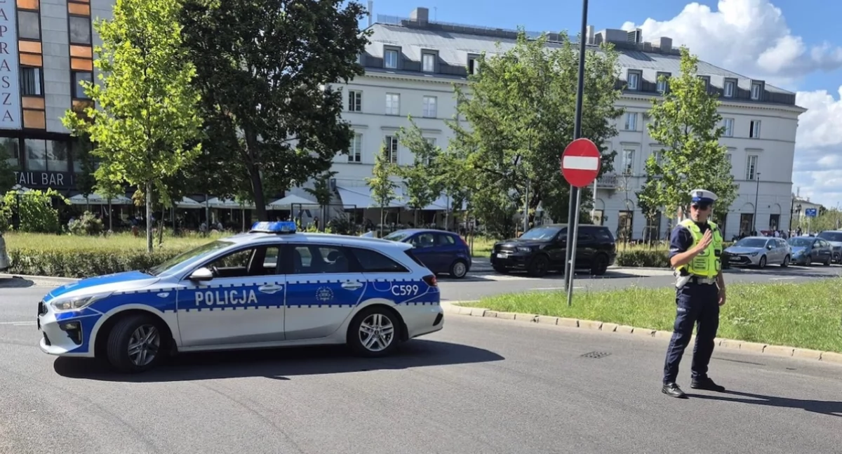 Komunikaty i profilaktyka, Policjanci Wąbrzeźna zaprzysiężeniu prezydenta Karola Nawrockiego - zdjęcie, fotografia