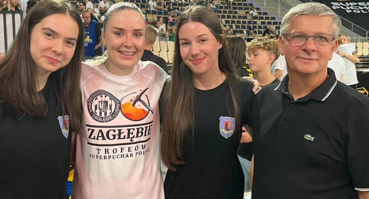 Piłka ręczna, Ogromna klubu - zdjęcie, fotografia