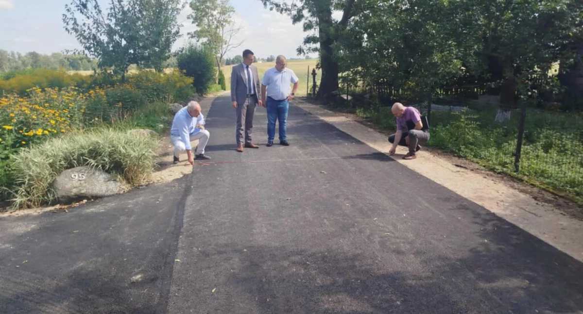 Inwestycje, Wyremontowali prawie drogi - zdjęcie, fotografia