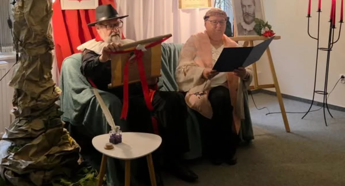 Stowarzyszenia i organizacje, Czytali narodowo Lipnicy - zdjęcie, fotografia