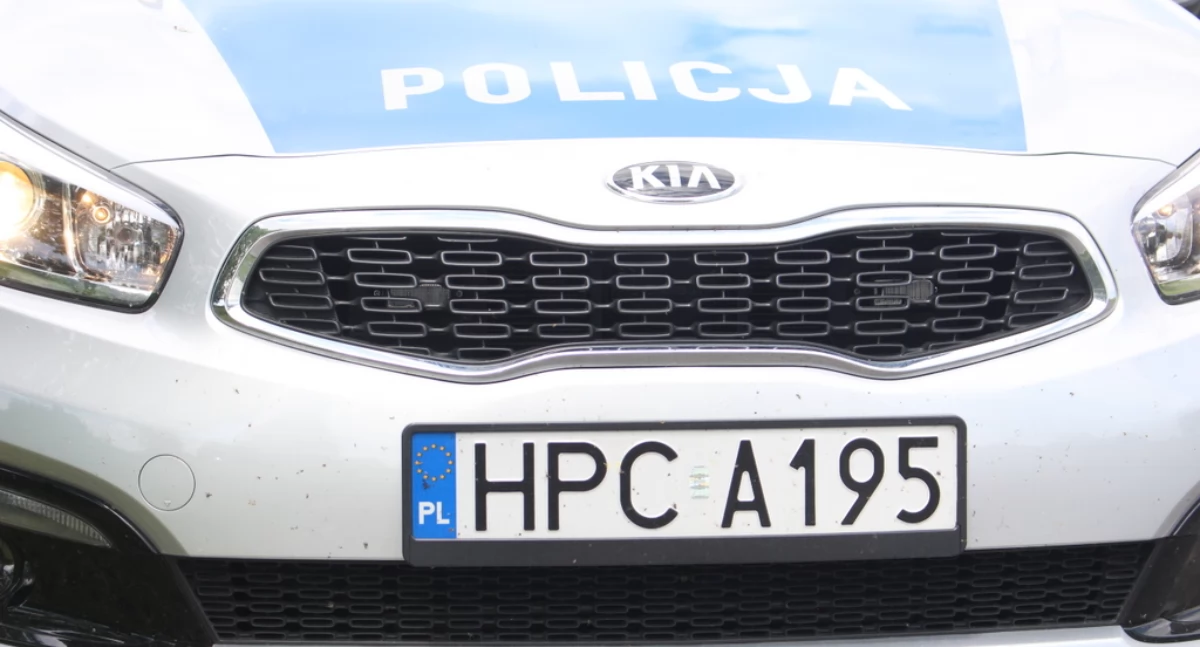 Kronika kryminalna, Nagrodzili bohatera który uratował kobietę przed trzema napastnikami - zdjęcie, fotografia