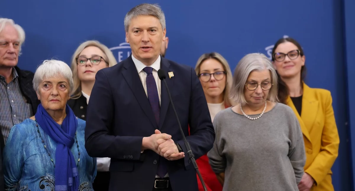 Polityka, Stworzą rejestr klubów seniora - zdjęcie, fotografia