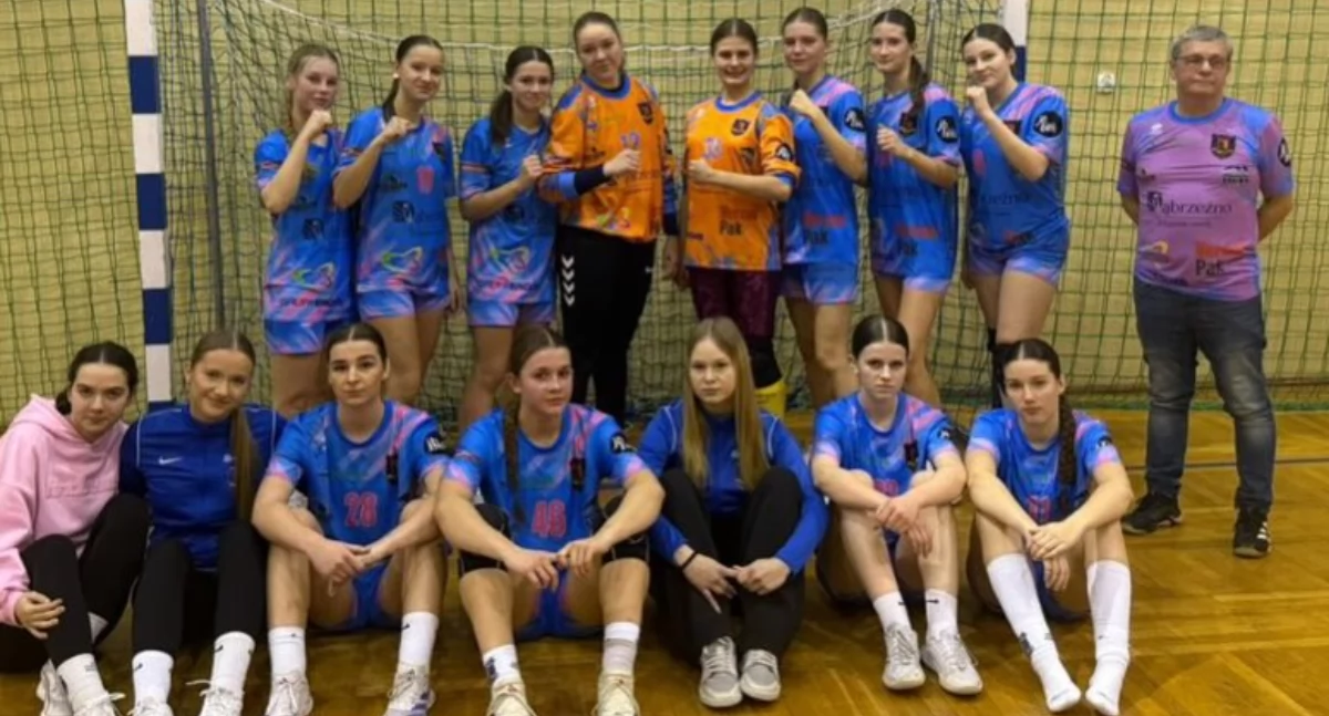 Piłka ręczna, Grają dalej mistrzostwach Polski - zdjęcie, fotografia