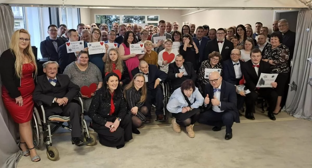 Wydarzenia lokalne, Świąteczna integracja warsztatów - zdjęcie, fotografia