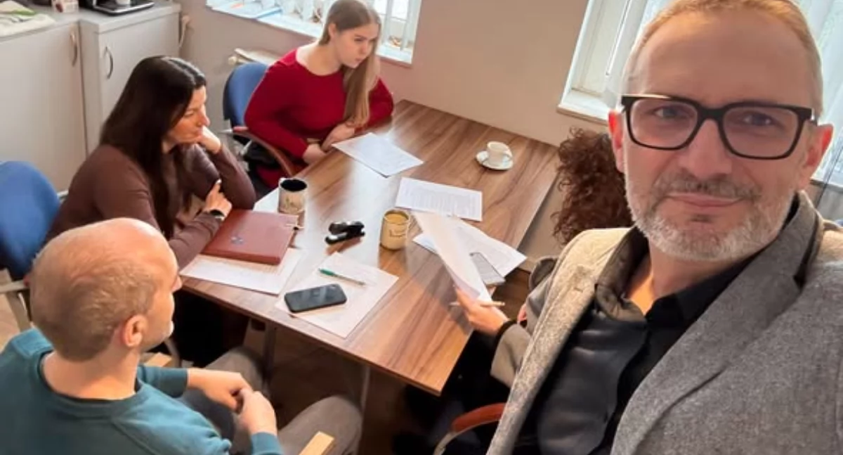 Urzędy, Ostatnia prosta mKarty - zdjęcie, fotografia