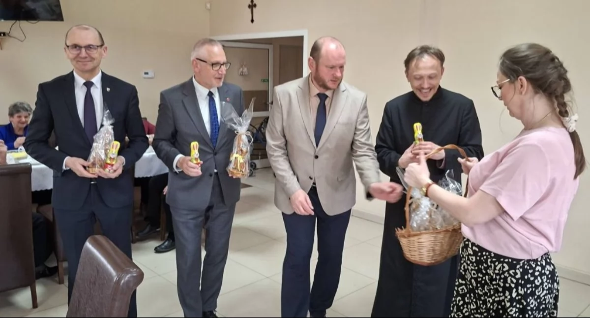 Wydarzenia lokalne, Śniadania wielkanocne Wroniu Brudzawkach - zdjęcie, fotografia