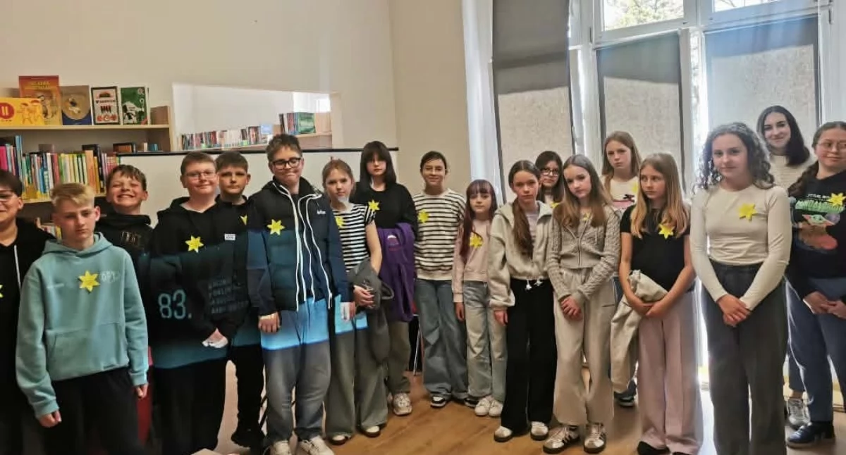 Biblioteki, Pamięć poprzez rozmowę doświadczenie - zdjęcie, fotografia