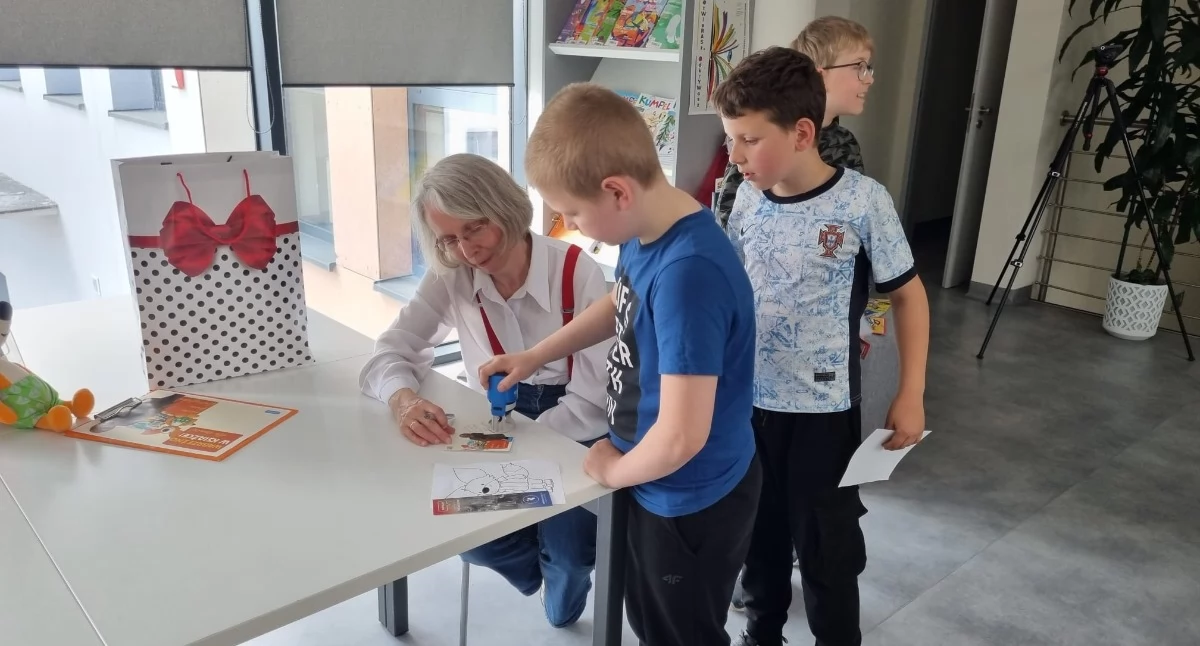 Biblioteki, Dzieci piszą książkę swoim mieście - zdjęcie, fotografia