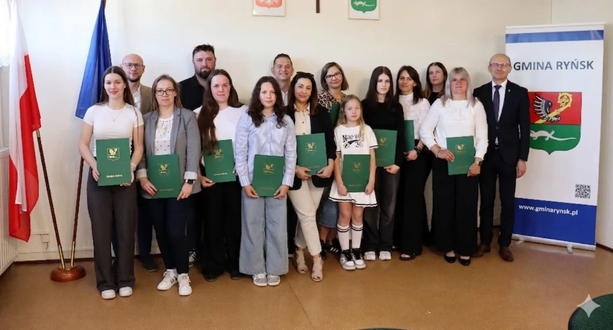 Urzędy, Nagrodzili najlepszych sportowców - zdjęcie, fotografia