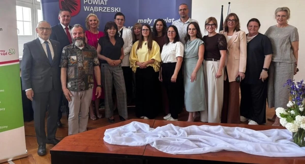 Wydarzenia lokalne, Obchodzili święto rodzicielstwa zastępczego - zdjęcie, fotografia
