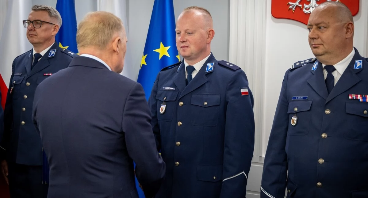 Komunikaty i profilaktyka, Duże wyróżnienie podkom Krzysztofa Świerczyńskiego Wąbrzeźno - zdjęcie, fotografia
