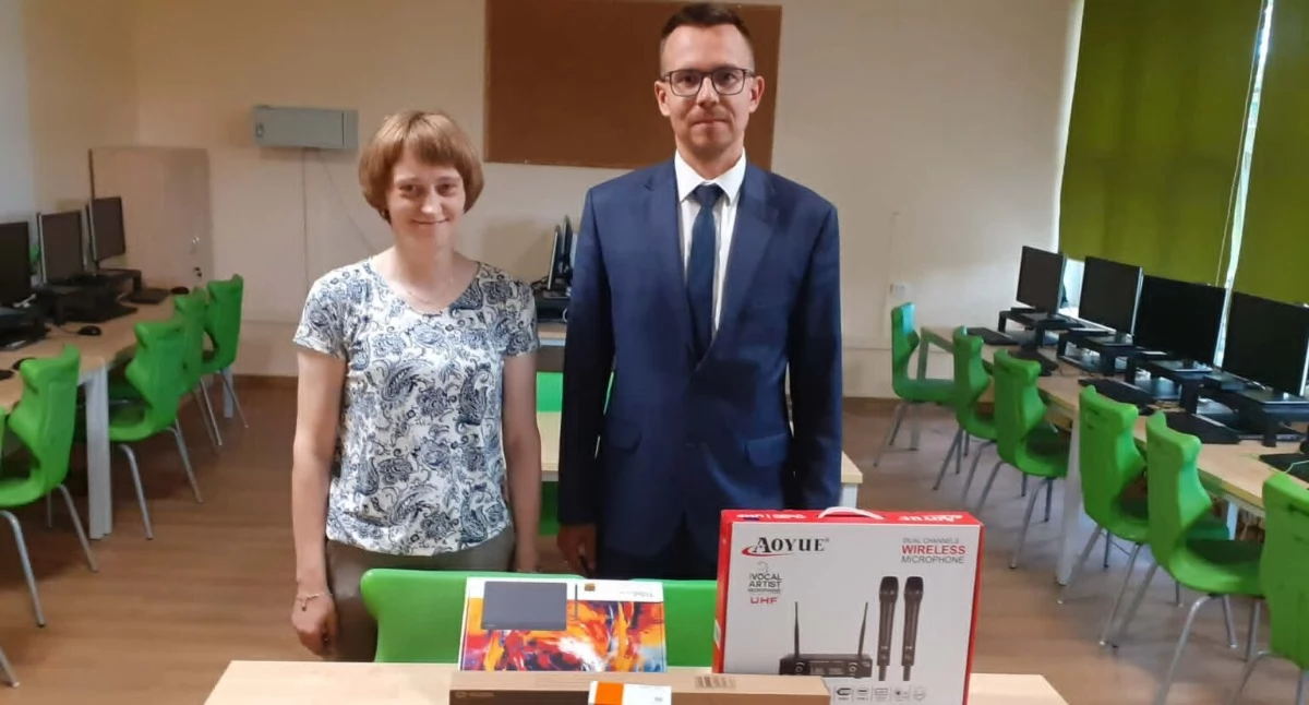 Oświata, sprzęt szkół - zdjęcie, fotografia