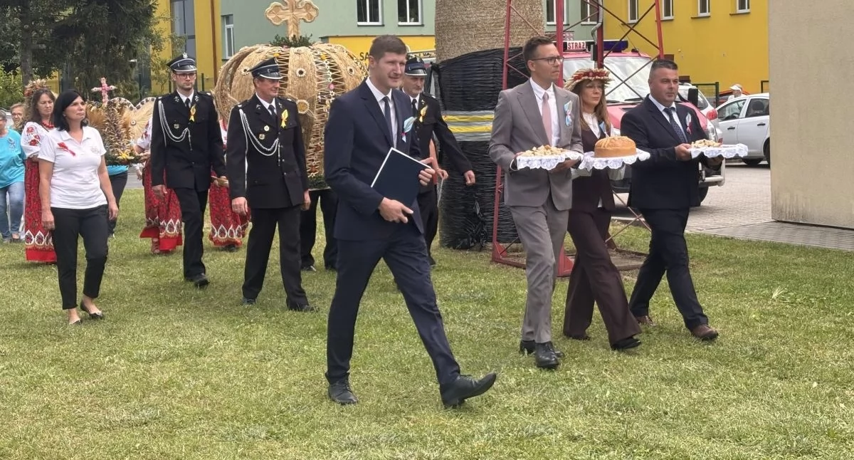 Wydarzenia lokalne, Podziękowali plony Wielkich Radowiskach - zdjęcie, fotografia