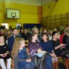 W sali gimnastycznej licznie zgromadzili się rodzice uczniów