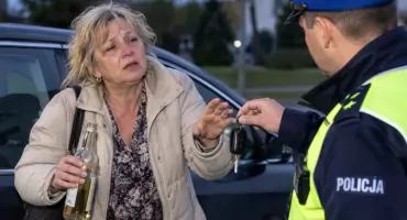 Zatrzymanie obywatelskie pijanej 61-latki w Wąbrzeźnie